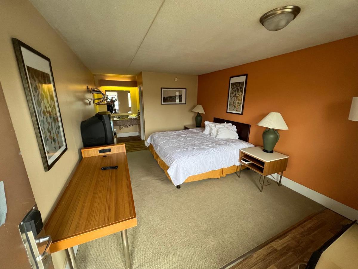 Crafton Hilltop Inn Pittsburgh מראה חיצוני תמונה