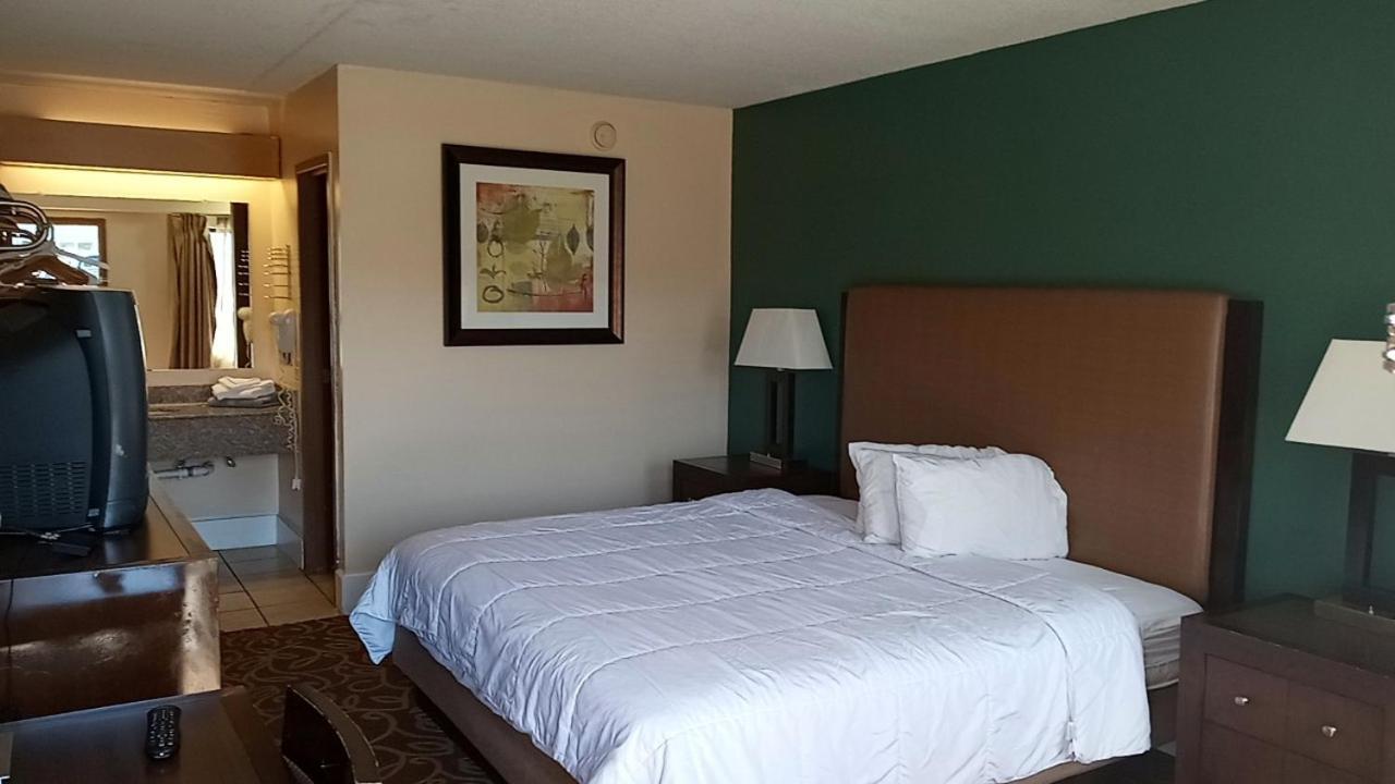 Crafton Hilltop Inn Pittsburgh מראה חיצוני תמונה