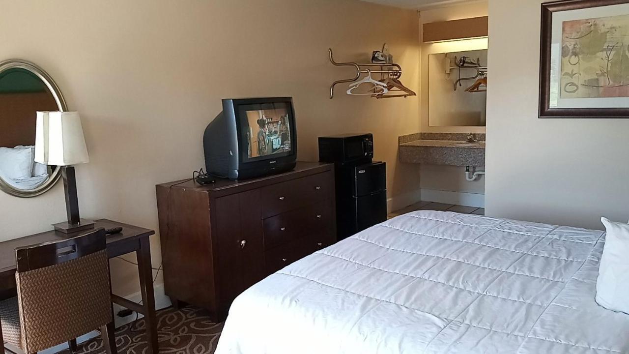 Crafton Hilltop Inn Pittsburgh מראה חיצוני תמונה