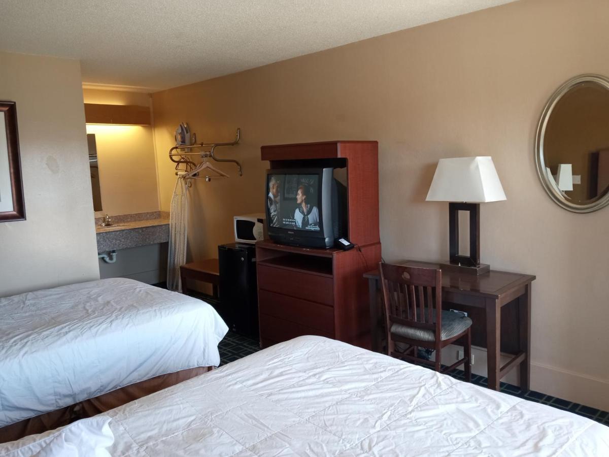 Crafton Hilltop Inn Pittsburgh מראה חיצוני תמונה