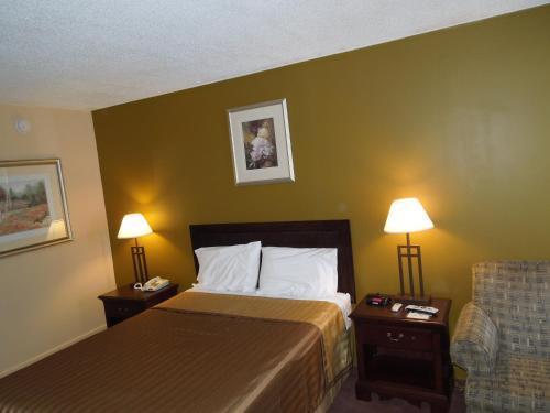 Crafton Hilltop Inn Pittsburgh מראה חיצוני תמונה