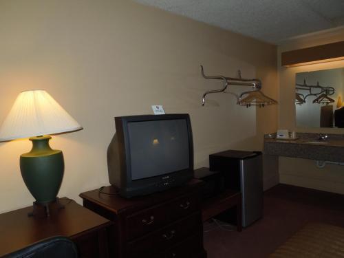 Crafton Hilltop Inn Pittsburgh מראה חיצוני תמונה