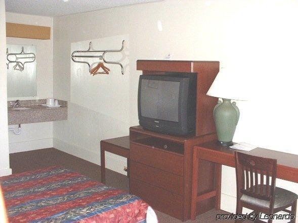 Crafton Hilltop Inn Pittsburgh חדר תמונה