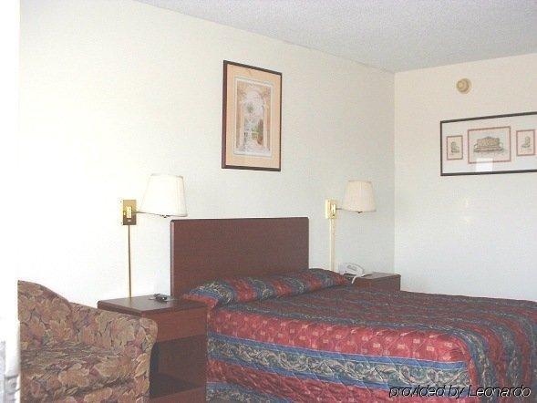 Crafton Hilltop Inn Pittsburgh חדר תמונה