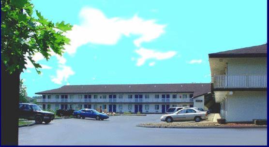 Crafton Hilltop Inn Pittsburgh מראה חיצוני תמונה