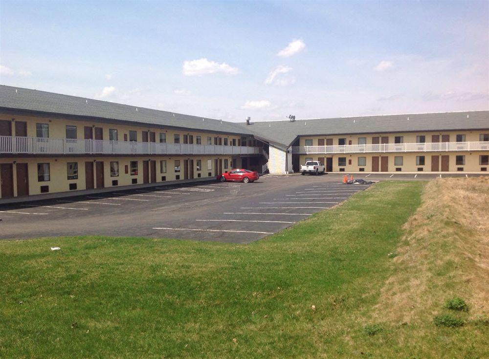 Crafton Hilltop Inn Pittsburgh מראה חיצוני תמונה