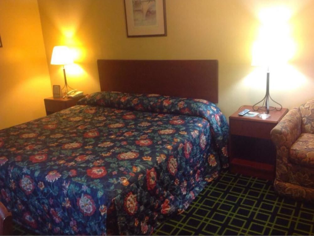 Crafton Hilltop Inn Pittsburgh מראה חיצוני תמונה